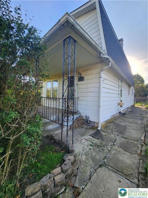 1340 Marlow St, Allentown, PA, 18103-4224 | Card Image