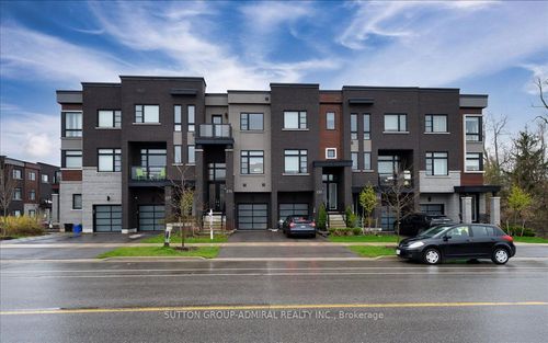 131 Lebovic Campus Dr, Maple, ON, L6A5A4 | Card Image