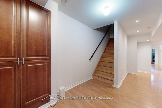 28 Delfire St, House attached with 4 bedrooms, 5 bathrooms and 2 parking in Vaughan ON | Image 7