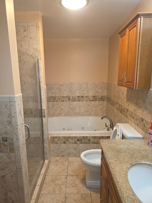 1221 Eldorado Dr, Flint, MI, 48504-3215 | Card Image