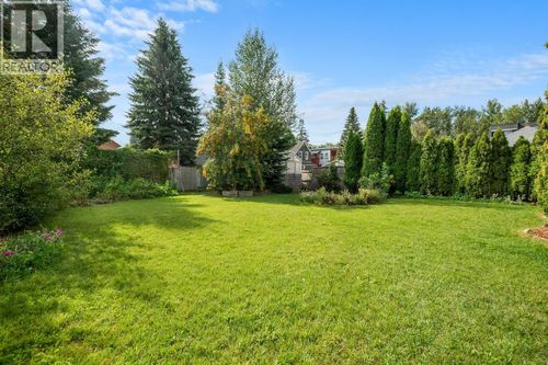 402 6a Ave, Fernie, BC, V0B1M1 | Card Image