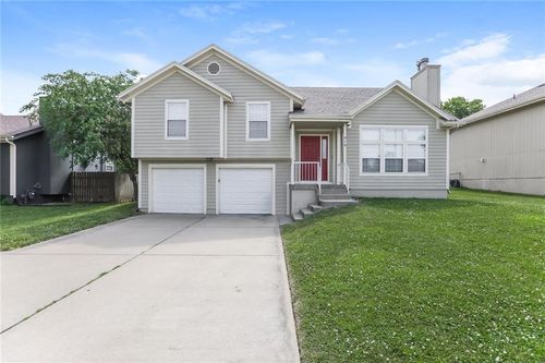 215 Apple Blossom Ln, Belton, MO, 64012-4739 | Card Image