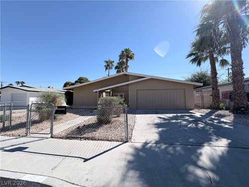 4217 Sawyer Ave, Las Vegas, NV, 89108-2861 | Card Image