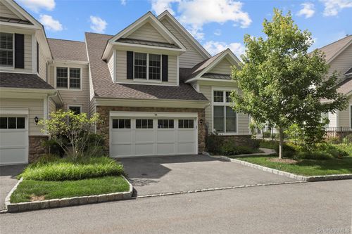 54 Dennis Ln, Pleasantville, NY, 10570-1032 | Card Image