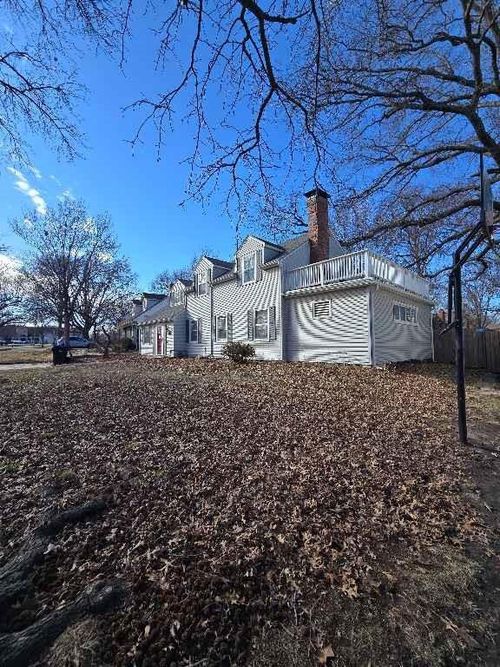 1625 Sw Lakeside Drive, Topeka, KS, 66604 | Card Image