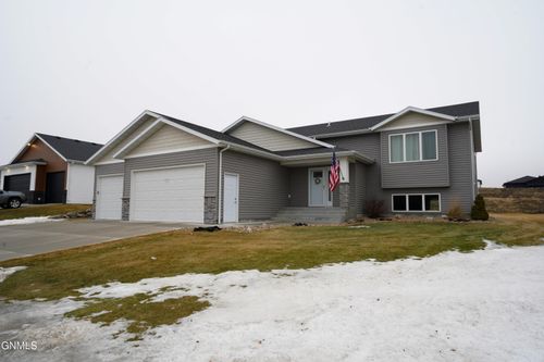 3819 Silver Blvd, Bismarck, ND, 58503-6970 | Card Image