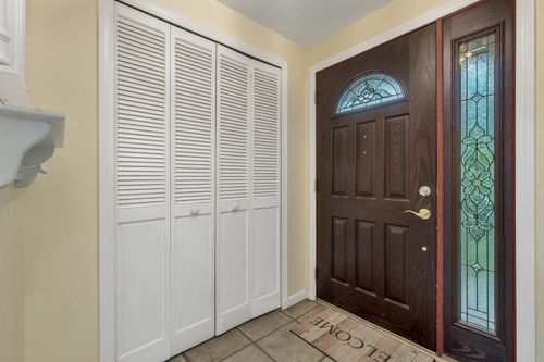 9 Kipford Way, Nashua, NH, 03063-1504 | Card Image