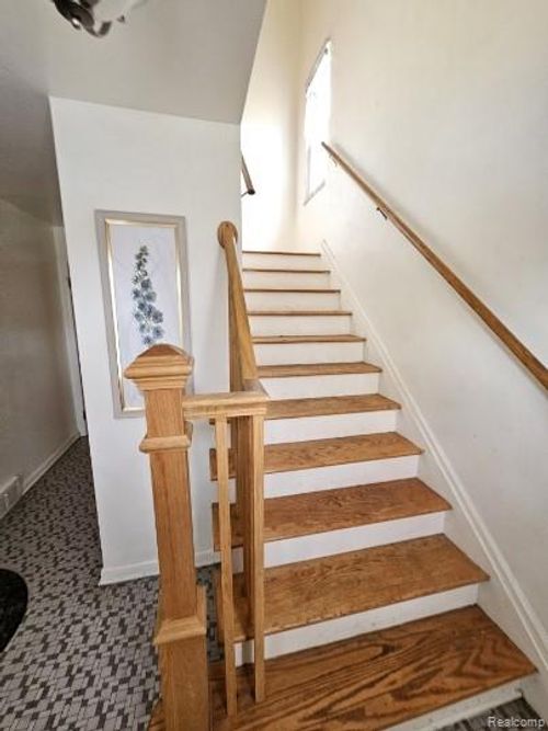 20641 Stratford Rd, Detroit, MI, 48221-1385 | Card Image