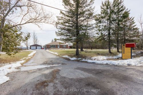 4088 Henderson Rd, South Frontenac, ON, K0H1V0 | Card Image