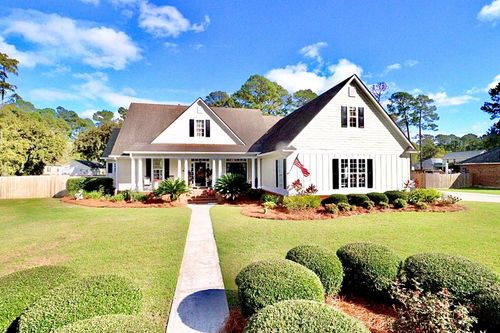 1410 Forest Way, Nashville, GA, 31639-2719 | Card Image