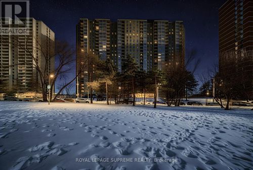 910-75 Emmett Ave, York, ON, M6M5A7 | Card Image