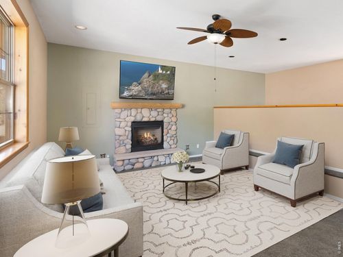 582 Meadowview Dr, Estes Park, CO, 80517-8840 | Card Image