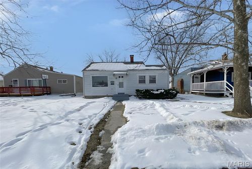 641 Washington Ave, East Alton, IL, 62024-1205 | Card Image