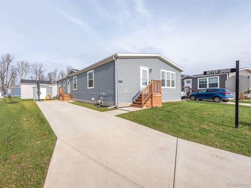 10747 S Brookston Dr, Willis, MI, 48191-1015 | Card Image