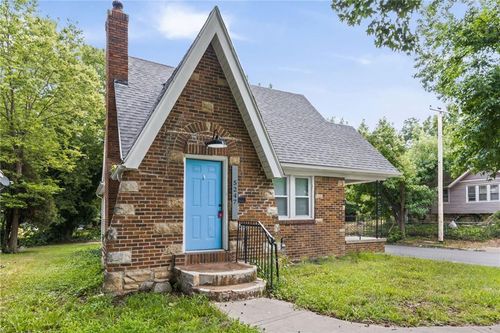 5247 Olive St, Kansas City, MO, 64130-2910 | Card Image