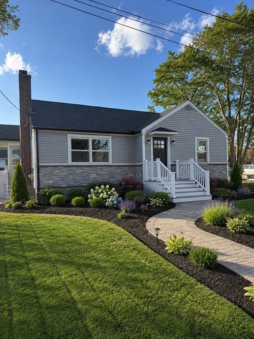 81 Wood St, Somerset, MA, 02726-5227 | Card Image