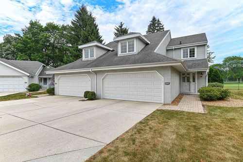 7436 W Tuckaway Creek Drive, Franklin, WI, 53132 | Card Image