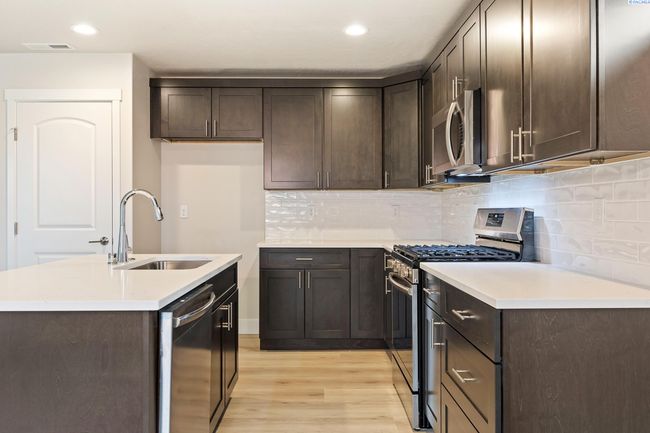 10402 Kokanee Dr, House other with 3 bedrooms, 2 bathrooms and 3 parking in Pasco WA | Image 16