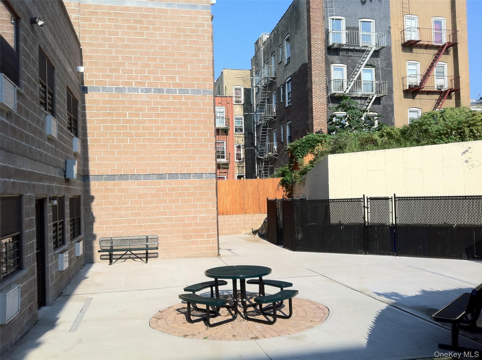 Commercial Sale in New York 5