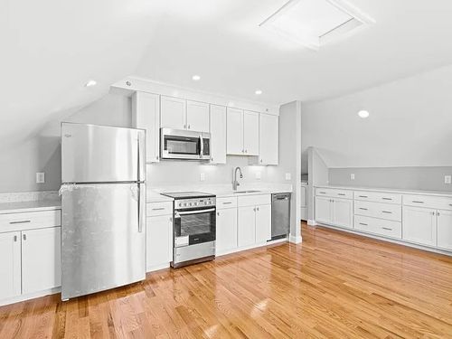 3-27 W Water St, Wakefield, MA, 01880-2914 | Card Image