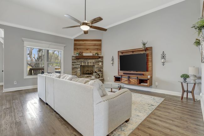 Crown molding throughout the home | Image 8