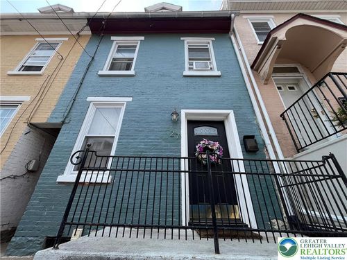 27 N Warren St, EASTON, PA, 18042-3372 | Card Image