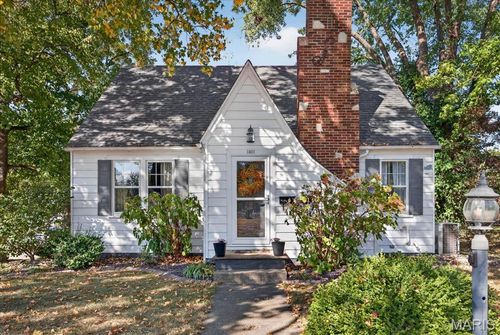 1391 Fairfax St, Carlyle, IL, 62231-1704 | Card Image