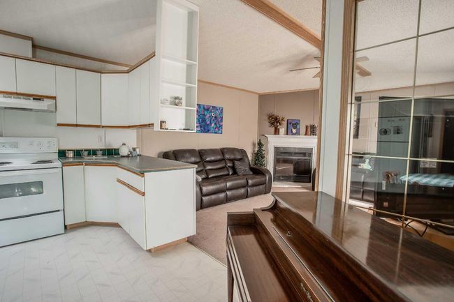 11008 103 Street, House other with 3 bedrooms, 2 bathrooms and 2 parking in High Level AB | Image 10