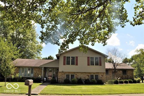 1031 Parkside Dr, Columbus, IN, 47203-1326 | Card Image