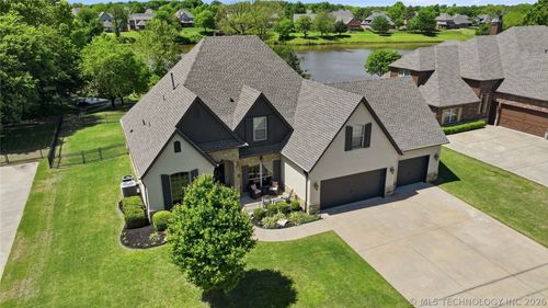 304 76th St, Broken Arrow, OK, 74014-7077 | Card Image