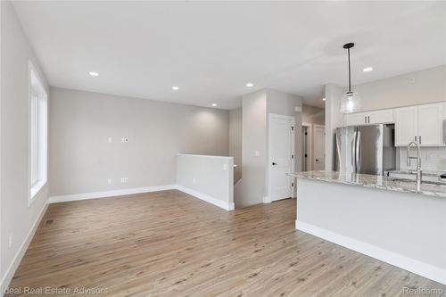 8120 Allor Lndg, Brighton, MI, 48114-9387 | Card Image