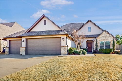 1601 E Pasadena St, Broken Arrow, OK, 74011-5105 | Card Image