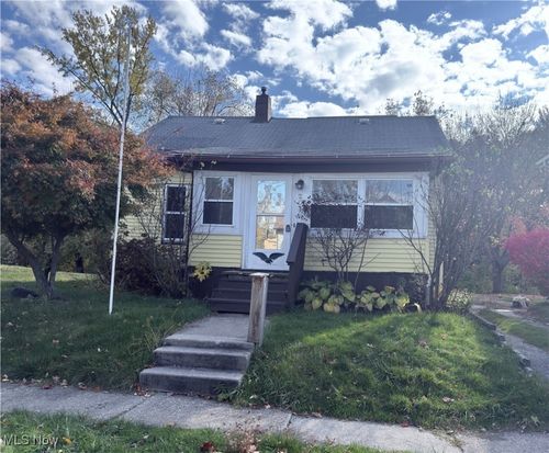 201 Water St, Wadsworth, OH, 44281-1784 | Card Image