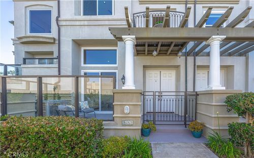 19261 Surfview Dr, Huntington Beach, CA, 92648-5587 | Card Image