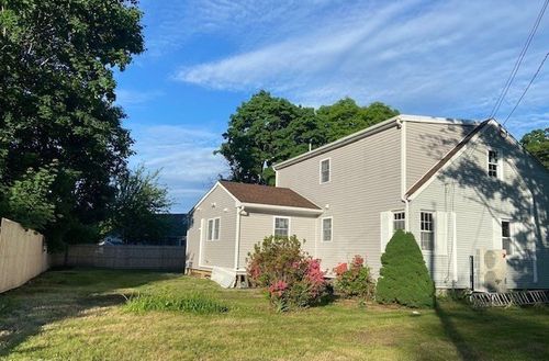 32 Meadow Rd, Northborough, MA, 01532-2272 | Card Image