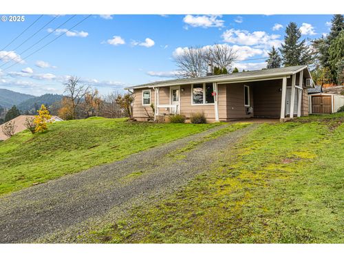 532 2nd St, Elkton, OR, 97436-7532 | Card Image