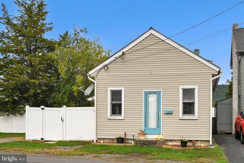 217 Dietrich Ave, TOWER CITY, PA, 17980-1807 | Card Image