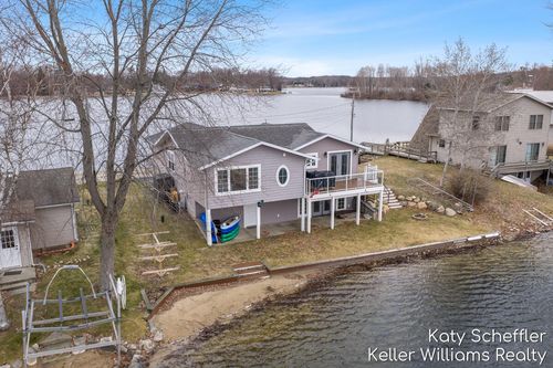 7896 Bay Mdw, Stanwood, MI, 49346-8776 | Card Image