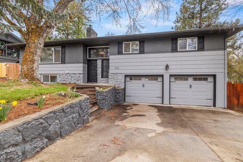 6716 Amber Ave, Klamath Falls, OR, 97603-4189 | Card Image