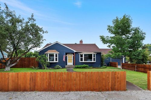 646 2nd St, Prineville, OR, 97754-2304 | Card Image