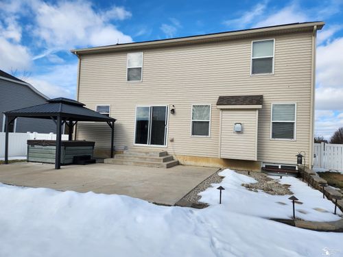 4082 Crooked Ln, Newport, MI, 48166-7831 | Card Image