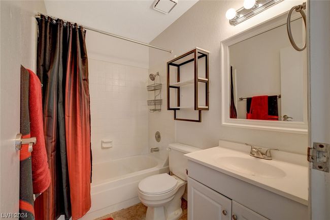 APT-25 - 2941 Country Manor Ln, Condo with 3 bedrooms, 2 bathrooms and null parking in Las Vegas NV | Image 21