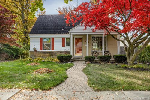 2371 Allard Ave, Grosse Pointe Woods, MI, 48236-1913 | Card Image