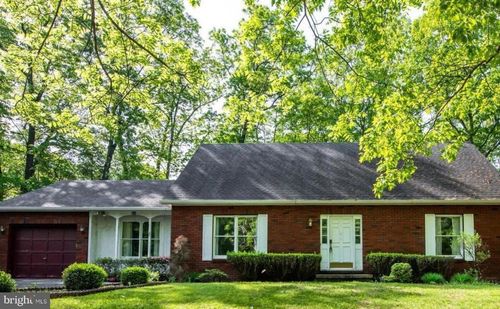 27 Hemlock Dr, LOCK HAVEN, PA, 17745-1003 | Card Image