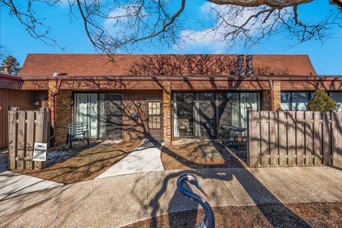 e-481 Raintree Court, Glen Ellyn, IL, 60137 | Card Image