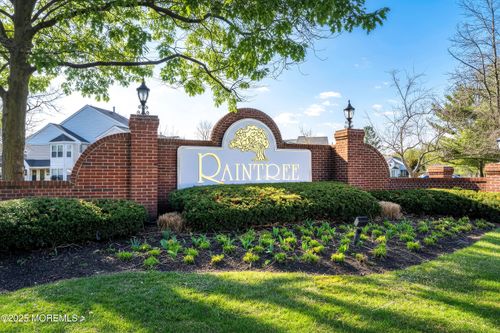 20 Tulip Ln, Freehold, NJ, 07728-4032 | Card Image