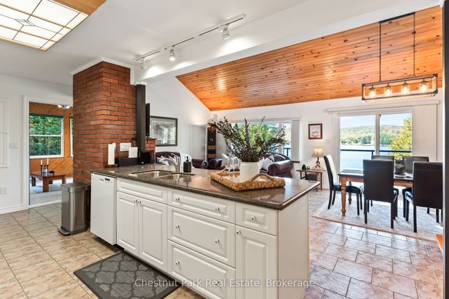 293 W Diamond Lake Rd, House other with 3 bedrooms, 2 bathrooms and 4 parking in Highland Grove ON | Image 29