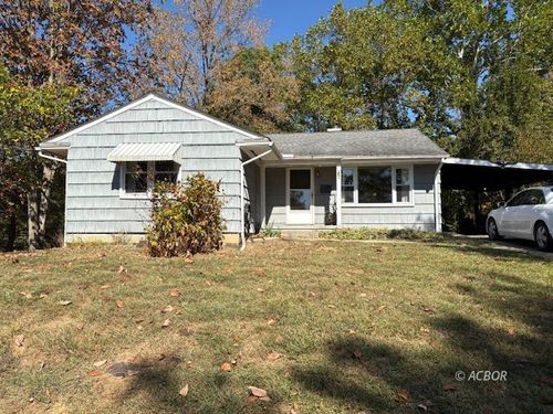 7 Elizabeth Dr, Athens, OH, 45701-2205 | Card Image