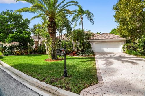 1012 Sw 156th Ave, Pembroke Pines, FL, 33027-2230 | Card Image