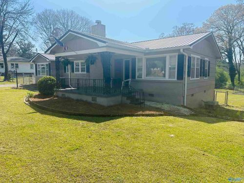 2004 Lookout St, Gadsden, AL, 35904-3316 | Card Image